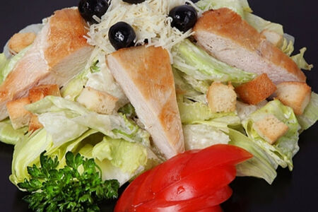 Цезарь с курицей