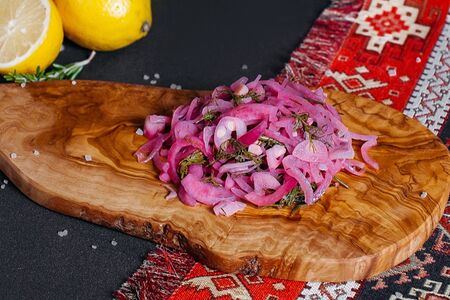 Маринованный лук