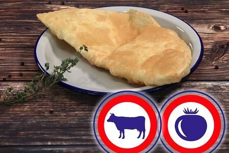 Чебурек с говядиной и помидорами