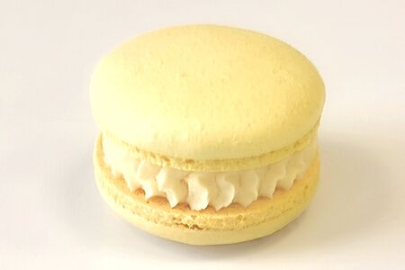 Макарон Манго-маракуйя