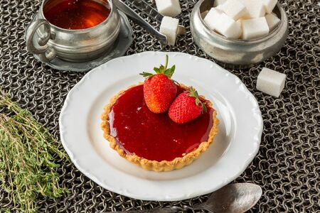 Корзиночка Лаймово-клубничная