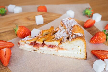 Малый Творог-клубника