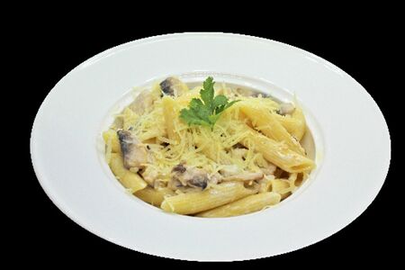 Пенне с курочкой и грибами