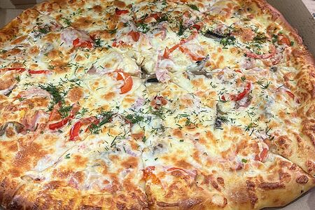 Пицца домашняя куриная с сыром и грибами