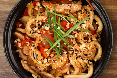 Лапша с курочкой по-кантонски