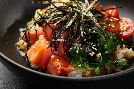 Поке с лососем