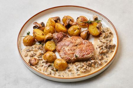 Стейк из cвинoй шейки