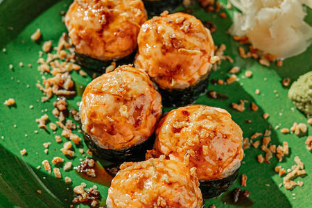 Запеченный ролл с лососем