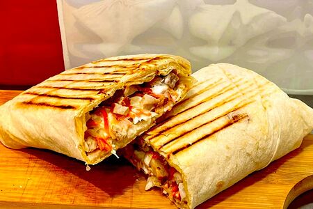 Шаурма со свининой в белом лаваше