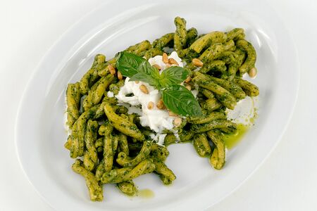 Казаречче песто со страчателлой