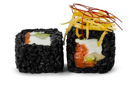 Черный ролл с лососем