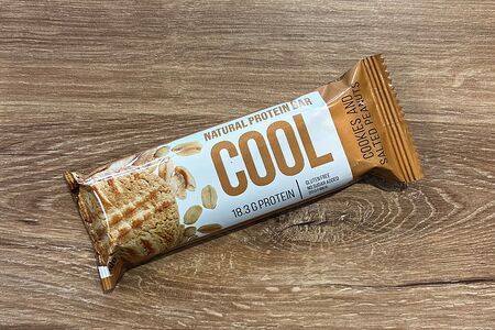 Печенье и солёный арахис