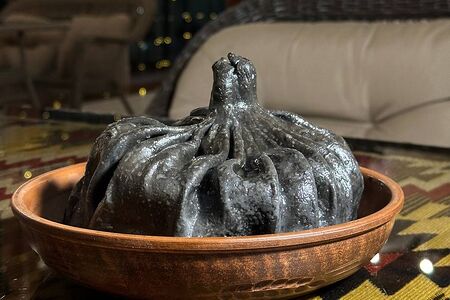 Черно-белые мама Хинкали