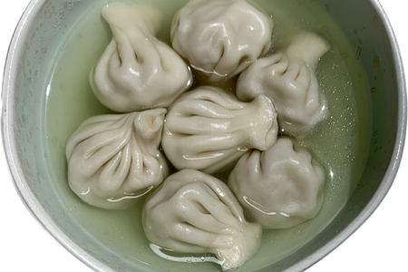 Мини хинкали в курином бульоне