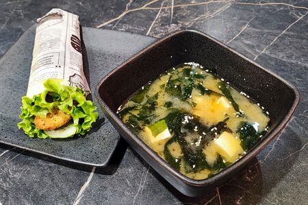 Комбо Мисо-суп и фреш-ролл