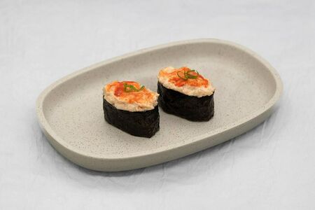 Четыре суши острые с креветкой