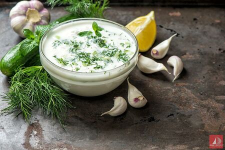 Фирменный белый соус