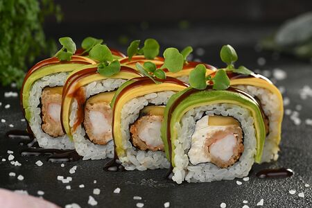 Авокадо-креветка с манго