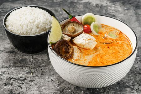 Том ям с курицей