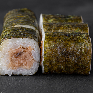 Мини-ролл с лососем терияки