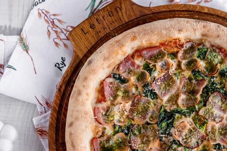 Пицца Карбонара со шпинатом