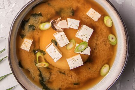 Мисо суп с тофу и водорослями