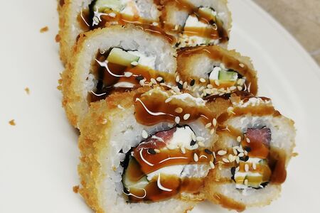 Горячий ролл с креветкой