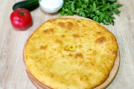 Большой хычин-пирог с творогом