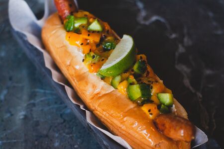 Хот-дог Чили-манго