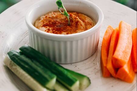 Хумус с овощами