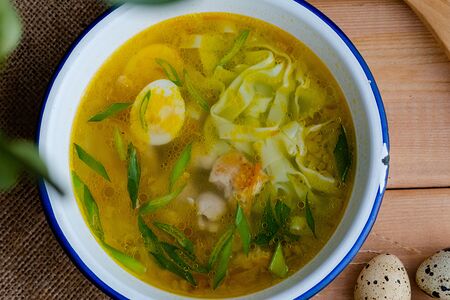 Куриный суп с лапшой