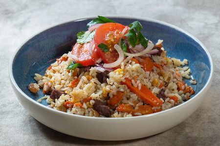 Плов Чайханский с салатом Ачик-чук