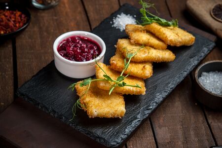 Моцарелла в панировке