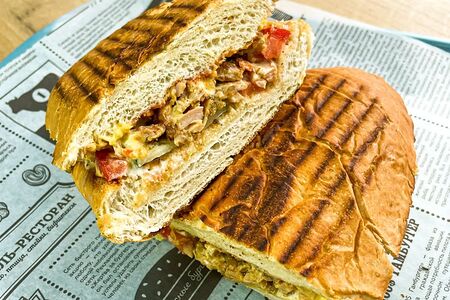 Донер в багете куриный