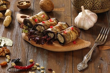 Рулетики из баклажанов с орехами