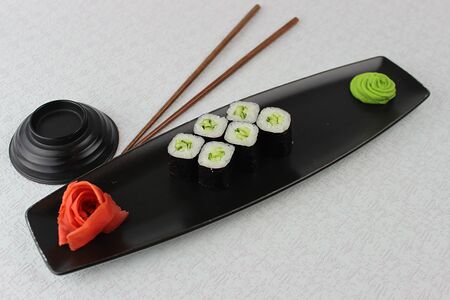 Ролл с огурцом