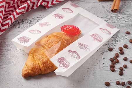 Круассан с ветчиной и сыром