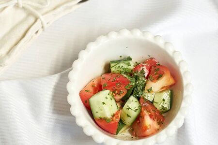 Салат из овощей с оливковым маслом