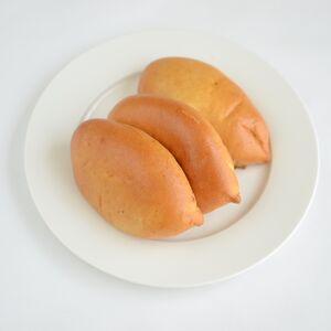 Пирожок с картофелем и зеленью