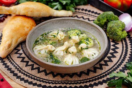 Суп с мини-хинкали