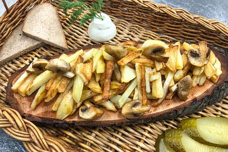 Жареная картошка с грибами