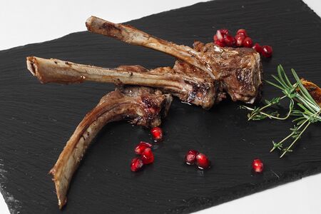 Каре ягненка на мангале