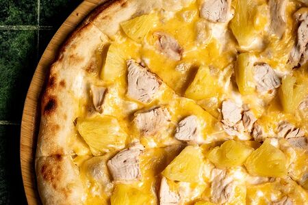 Пицца Куриная с ананасами