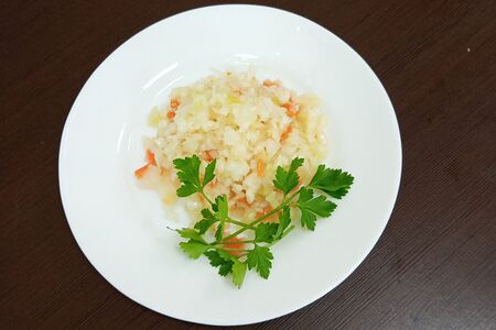 Салат из квашеной капусты