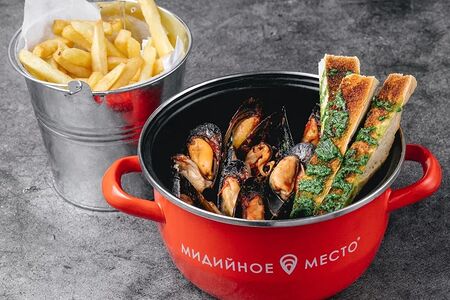 Мидии в томатном соусе