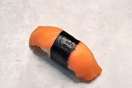 Суши копченым лосось