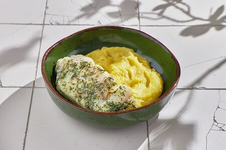 Филе трески с картофельным пюре