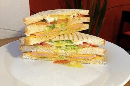 Сандвич с ветчиной