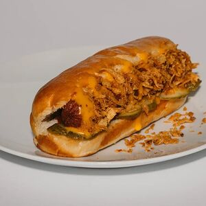 Хот-дог с говяжьей колбаской