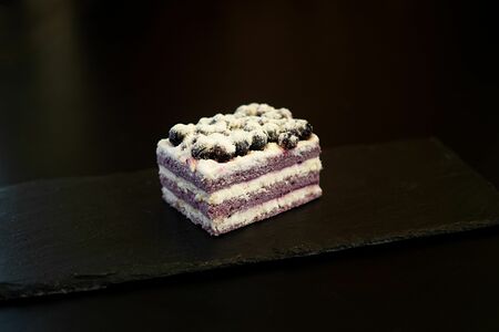 Пирожное Лавандовое